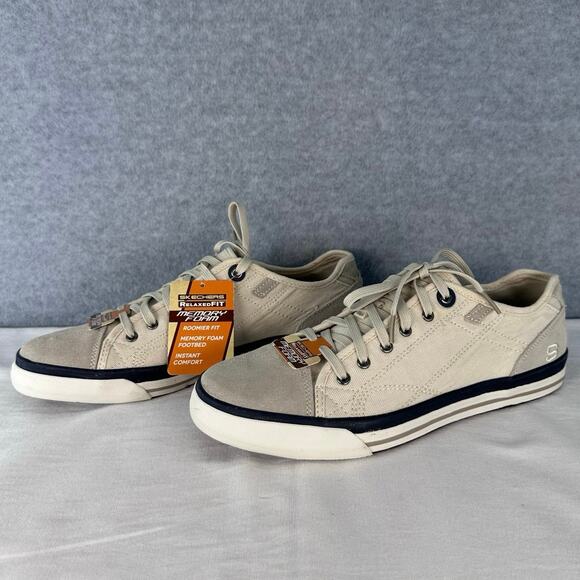 Sketchers Men's sz 11 Relaxed Fit Memory Foam NWT Neutral Canvas Suede Sneaker - Picture 2 of 9